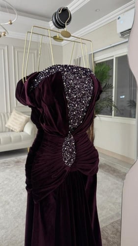 فستان كاريس