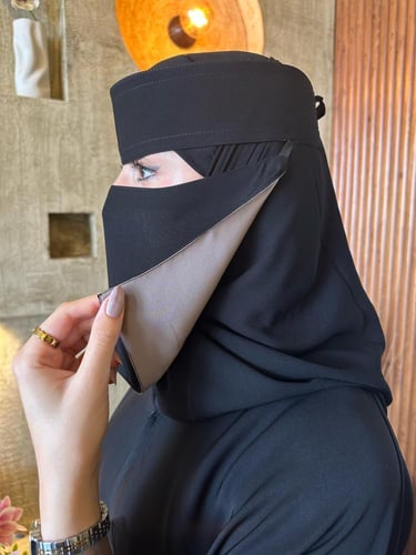 نقاب ربع خيط طويل مبطن رمادي فاتح