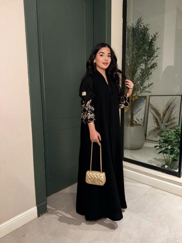 Tawq beige abaya