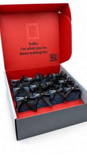 12 توزيعة Giveaway Box