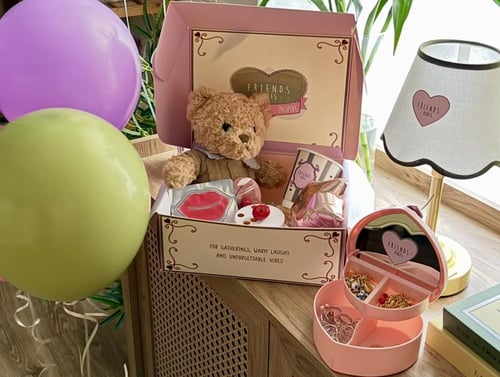هدية بلا مناسبه 🧸