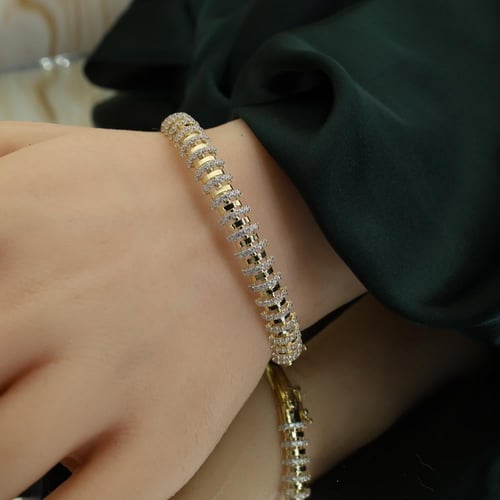 سوارة واقفة أصفر