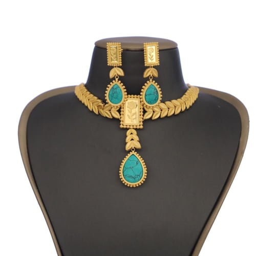 مخنق مع الحلق حجر عقيق