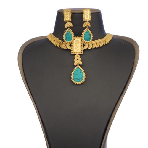 مخنق مع الحلق حجر عقيق