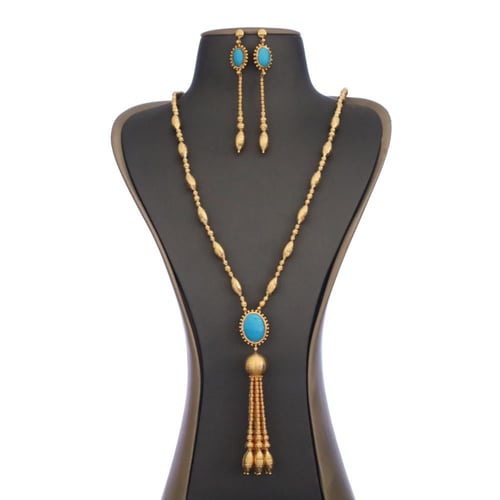 طقم مزين بحجر العقيق القاخر لون سماوي