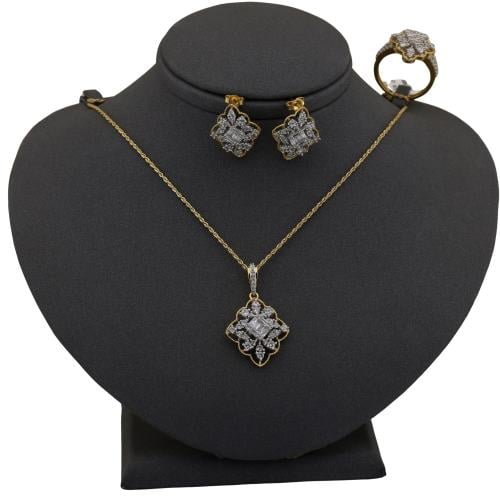 طقم مربع مزخرف بنقشة تراثية