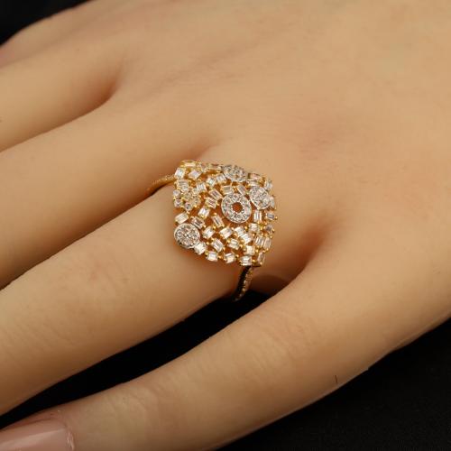 خاتم ذهب لازوردي مزخرف و مرصع بأحجار براقة دائرية...