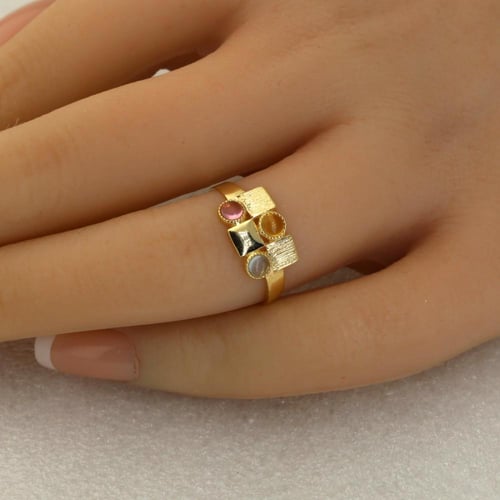 نصف طقم أحجار كريمة ملونة