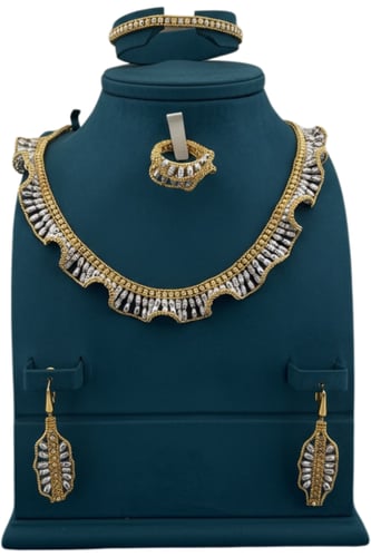 طقم كور ميكس ابيض و ذهبي