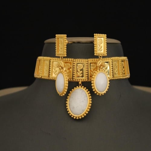 مخنق سبائك مع الحلق حجر أبيض عقيق