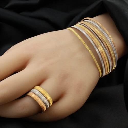 طقم أسواره مع الخاتم