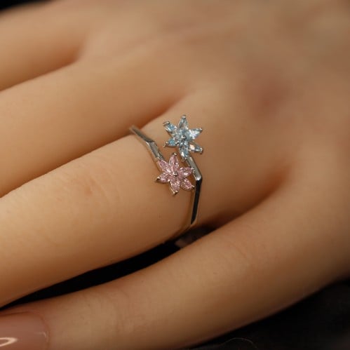 خاتم أبيض تطبيق الماس وردتين ملون