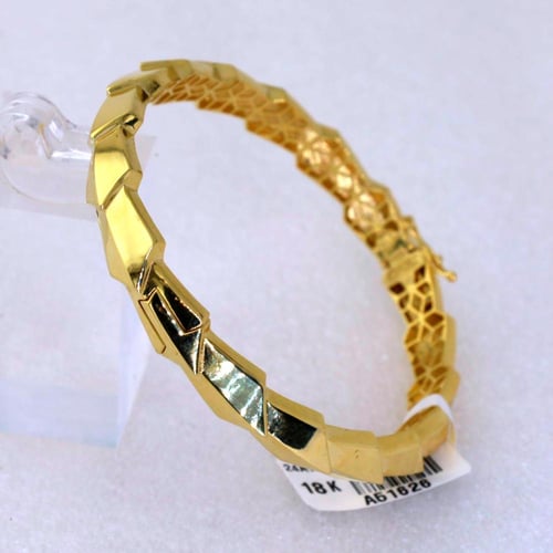 سوارة واقفة لون ذهبي