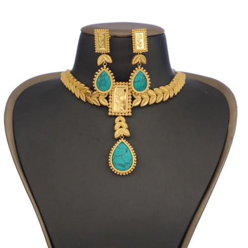 مخنق مع الحلق حجر عقيق