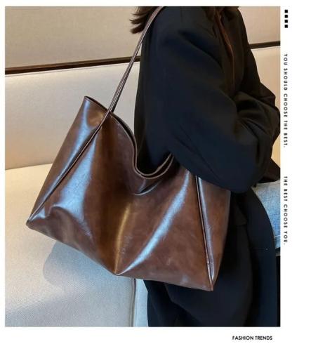 Small women's fashion under the armpit bag, large capacity soft polyurethane leather shoulder bag, leather retro bag, crocodylian...