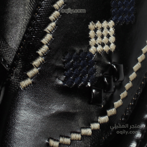 حذاء شرقي شبابي اسود