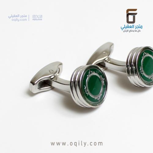 كبكات رجالية فضية بتصميم دائري أخضر