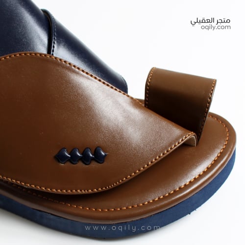 حذاء شرقي رجالي