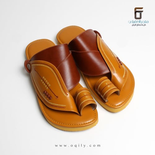 حذاء شرقي بني