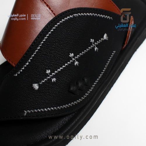 حذاء شرقي مطرز شبابي