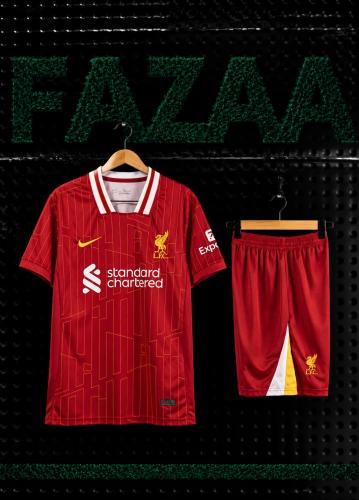 طقم ليفربول الاساسي 2025/2026