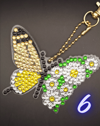 ميداليات الفراشات