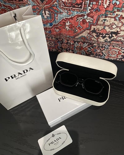 نظارة برادا