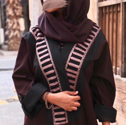 عباية كريب واقف قصة سادة