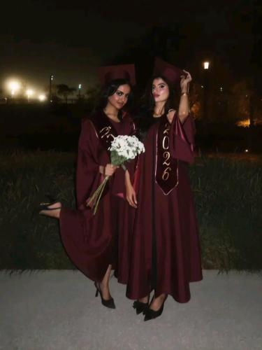 عبايات تخرج بيج