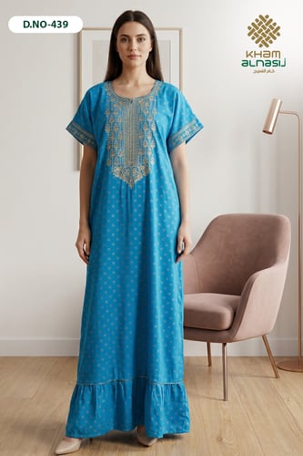 جلابية كشميري بتصميم تقليدي فاخر وتطريز بارز