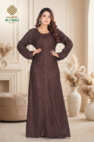 جلابية بخطوط بارزة – إطلالة مرتبة وشكل متناسق