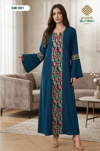 جلابية مزخرفة بتطريز أمامي وأكمام واسعة