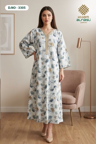 جلابية ناعمة بنقشة أنثوية – تصميم مريح وأنيق