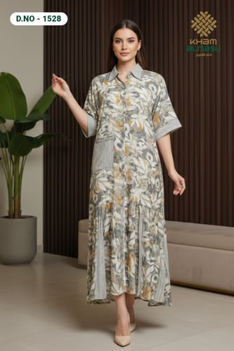 جلابية بلمسة زهرية – إطلالة ناعمة وحيوية