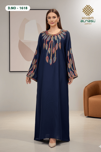 جلابية نسائية أنيقة بتصميم مريح للمناسبات