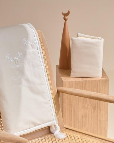 سجاد فاخر مطرز بالورد