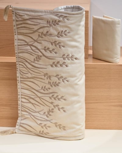 سجاد فاخر مطرز بالسنابل