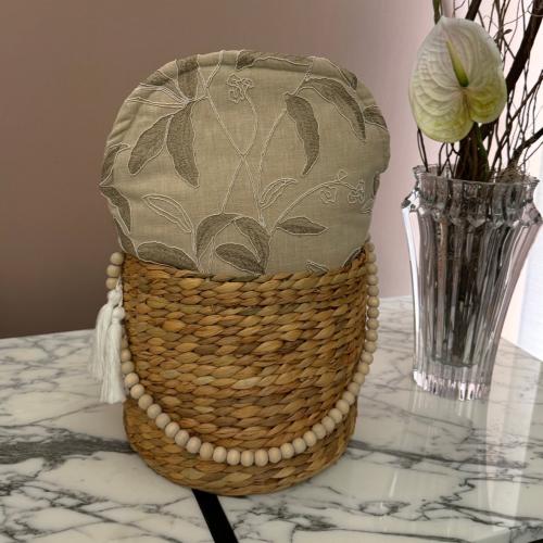 سلة خوص للإهداء ( سجادة ، شرشف ، مصحف ، سبحه )