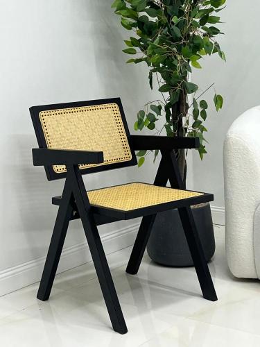 كرسي خشب راتان لون اسود