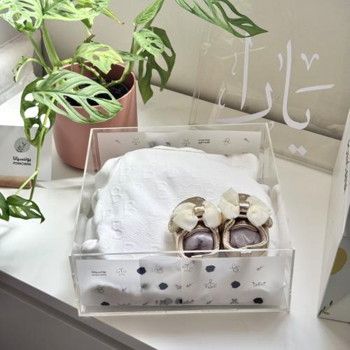 تيد بيكر بنات