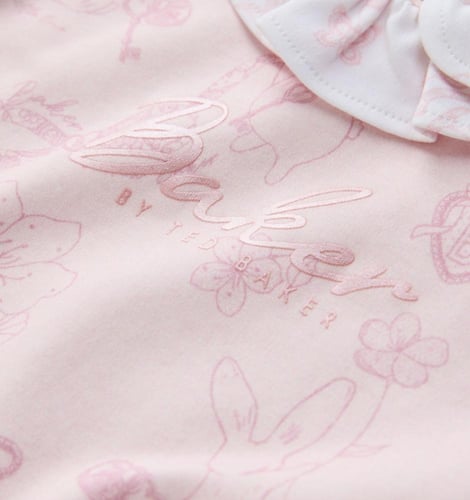 ٣ قطع تيد بيكر