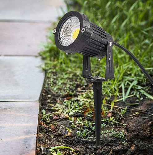 كشاف حديقة غرس متحرك 5 واط لون الانارة اصفر