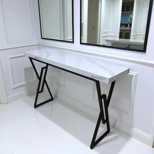 كونسول "مودرن ستايل" – سطح بديل رخام أبيض وقاعدة ح...