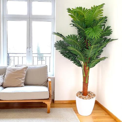 شجر صناعي بمركن لون ابيض