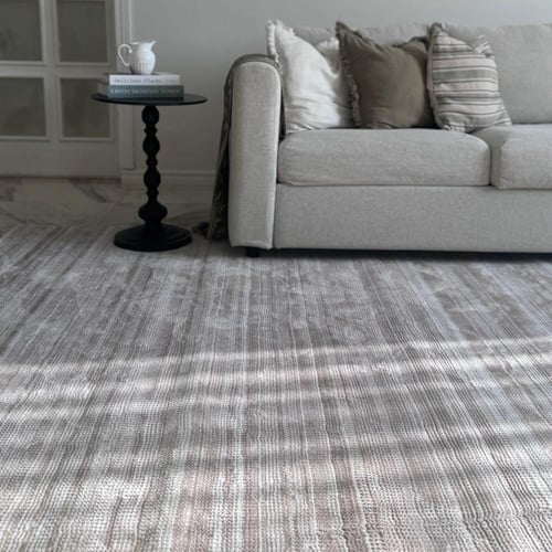 سجاد لوسيندا