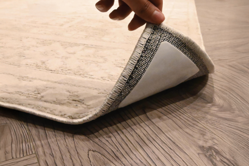 ملصق مسكة السجاد مربع – أبيض