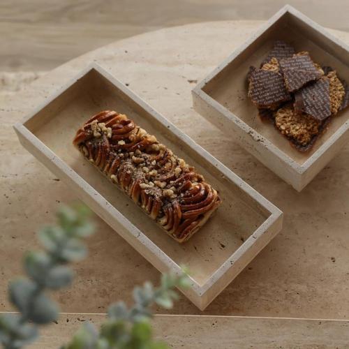 صينية تقديم مستطيلة من حجر الترافنتينو الطبيعي بحو...