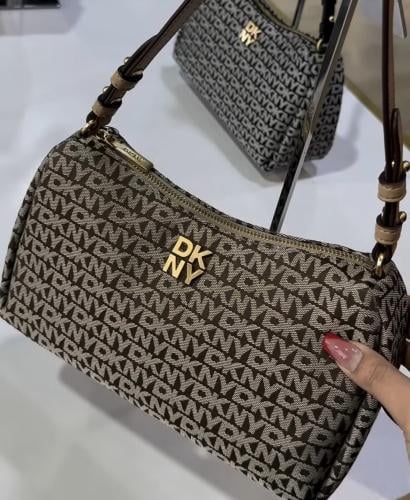 شنطه DKNY