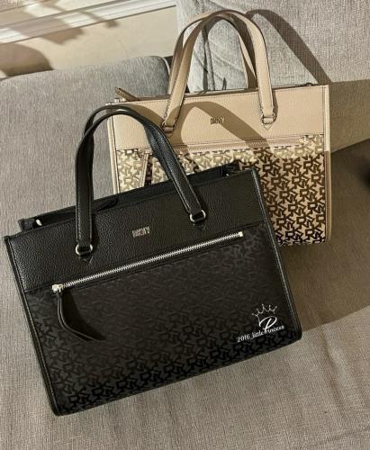 شنطه DKNY