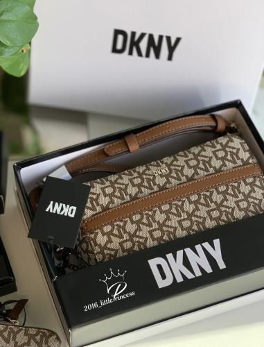 شنطه DKNY